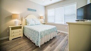 Condo, 2 Bedrooms