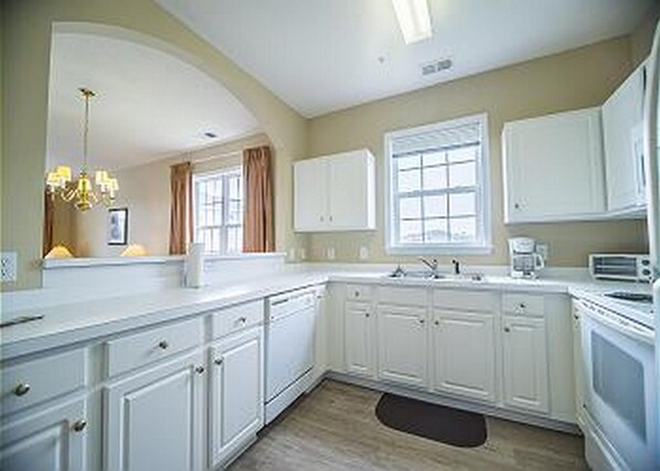 Condo, 2 Bedrooms | Private kitchen
