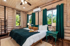 3 bedrooms, desk, iron/ironing board, travel cot