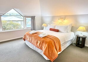 3 chambres, fer et planche à repasser, accès au Wi-Fi (inclus)