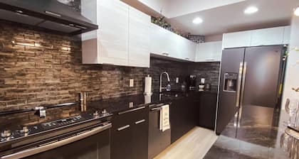 Glam 2 Bedroom - On Music Row - Guitar Pool - Sleeps 6
