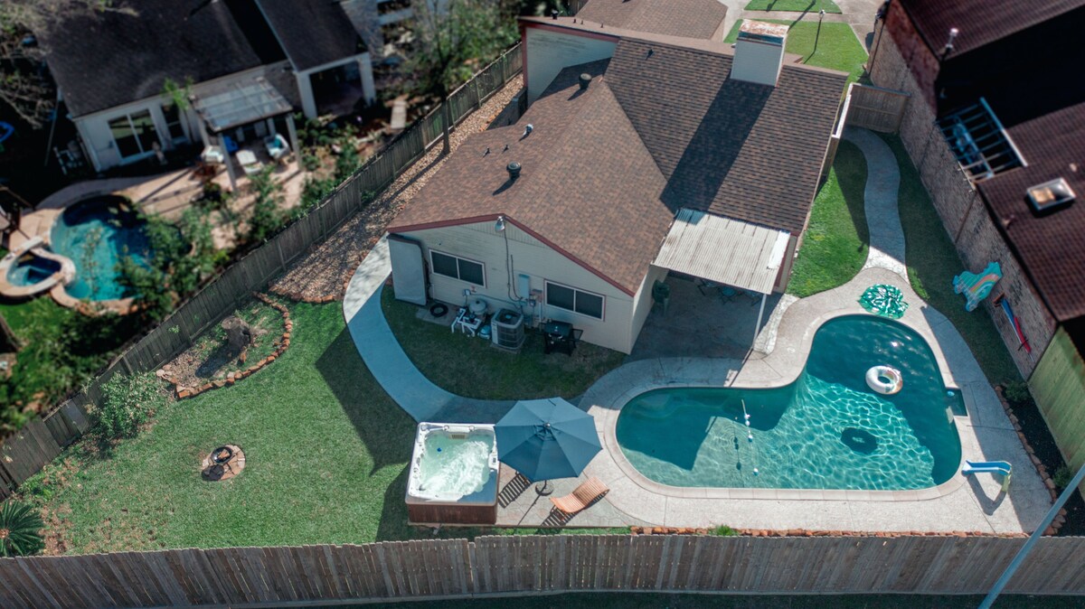 Photo 39 of 1976HoustonGem Luminous PvTPool & HotTub DT20mins for LRG Families 6Beds / 2Bath