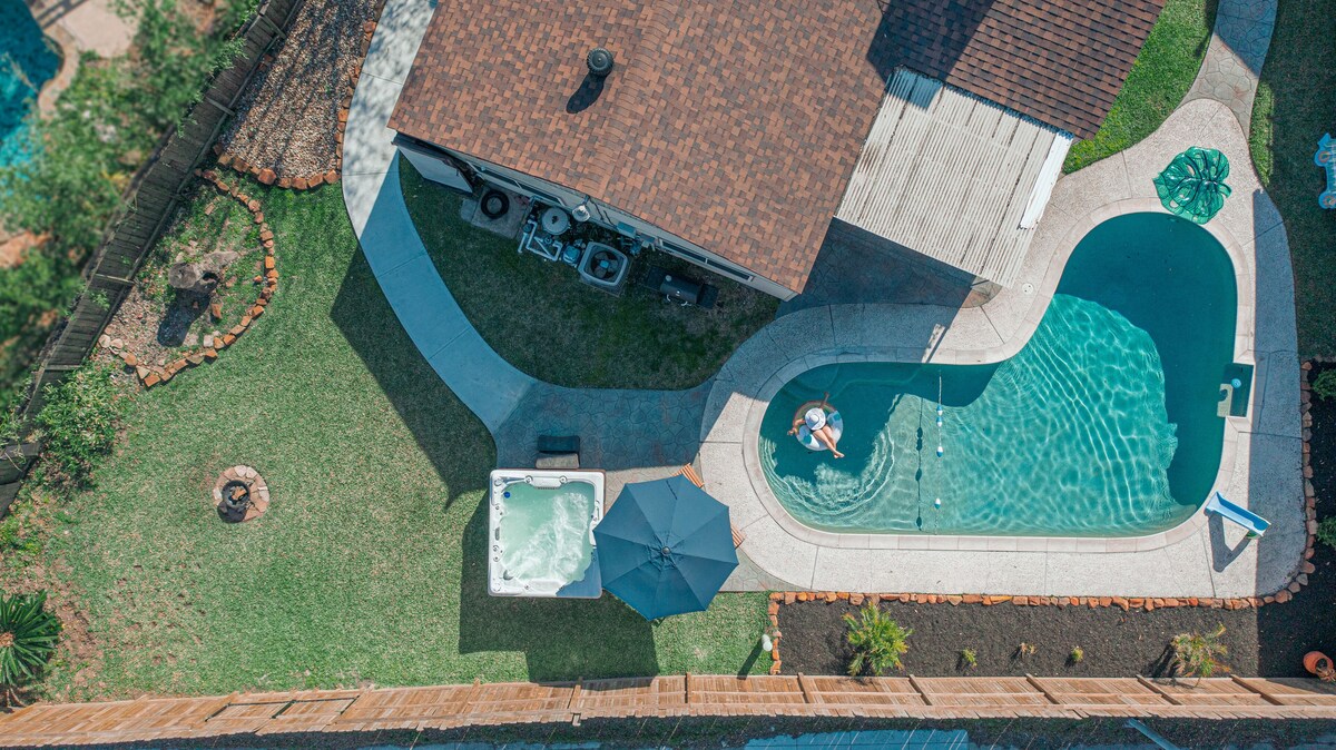 Photo 34 of 1976HoustonGem Luminous PvTPool & HotTub DT20mins for LRG Families 6Beds / 2Bath