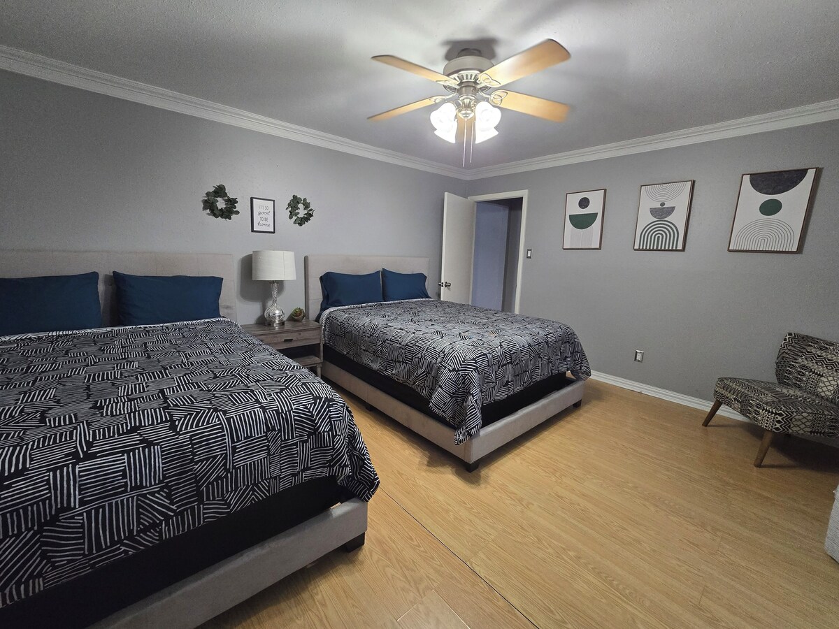 Photo 43 of 1976HoustonGem Luminous PvTPool & HotTub DT20mins for LRG Families 6Beds / 2Bath