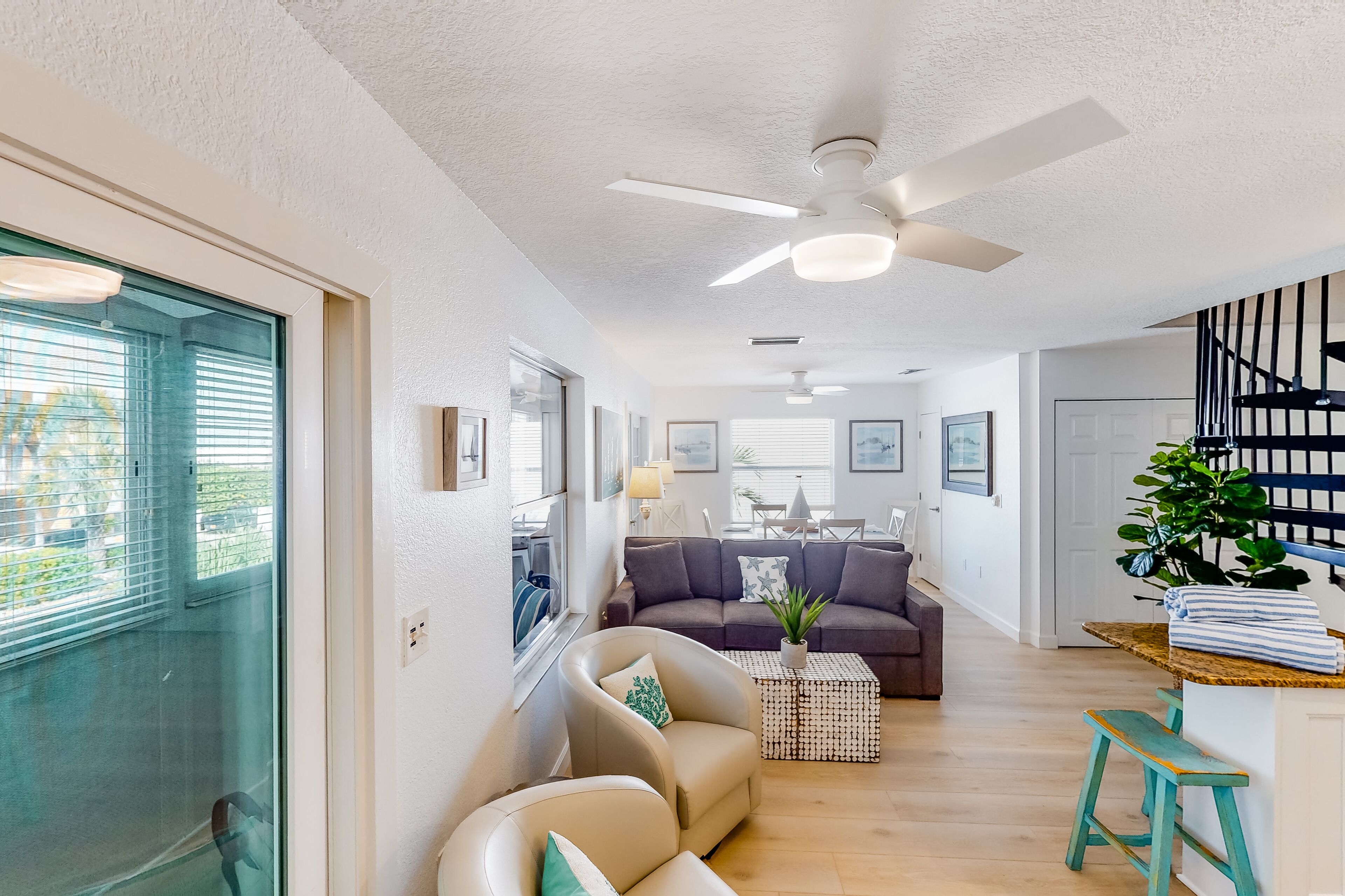 Dog-friendly duplex with high-speed WiFi and central AC - snowbird friendly!