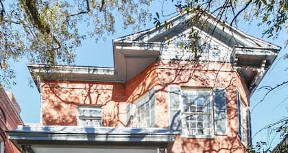 Historic Savannah Garden Apartment on Jones Street