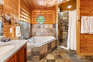 Combined shower/tub, jetted tub, hair dryer, towels