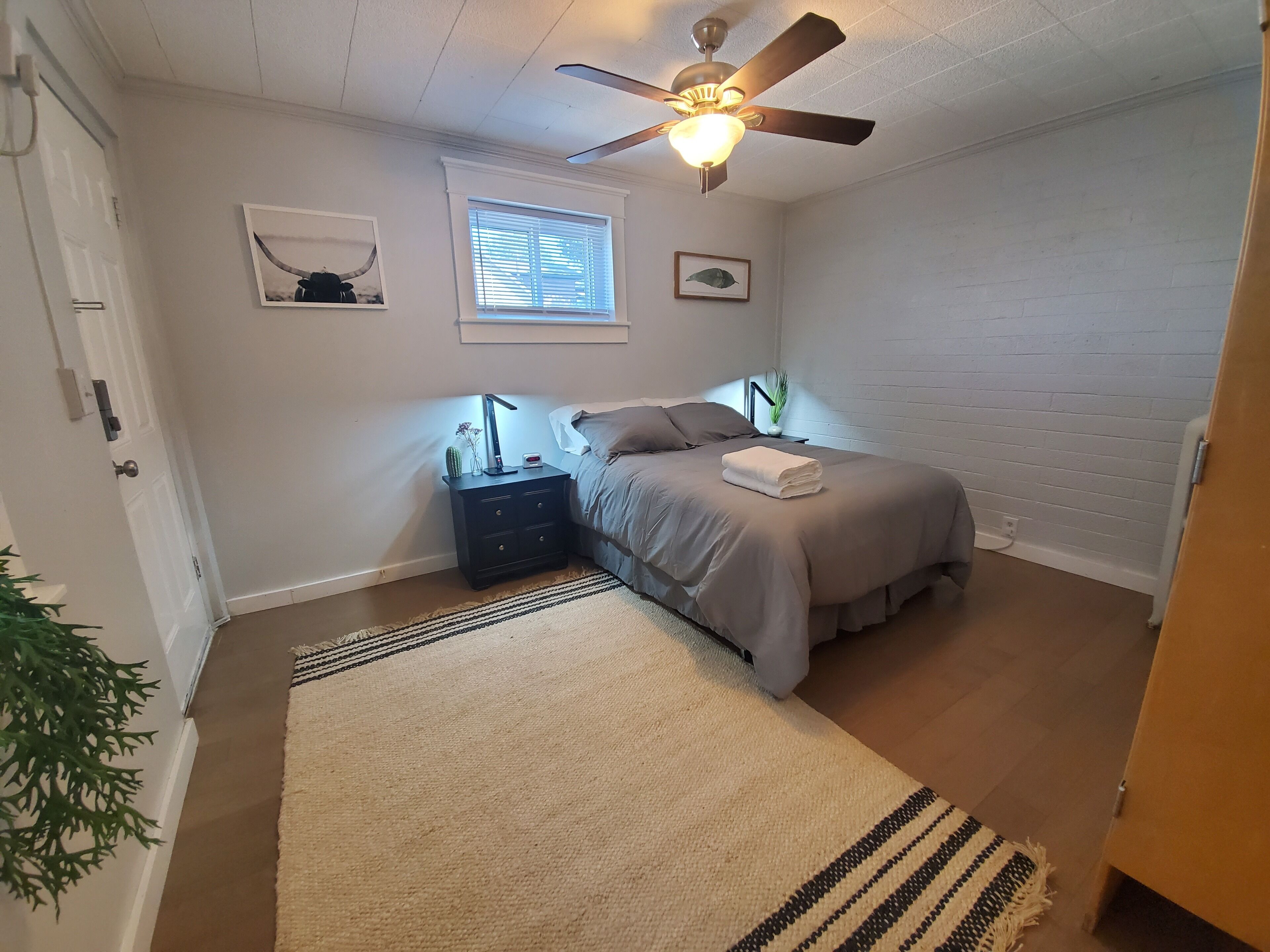 Salt Lake Apartment Close to Trax!