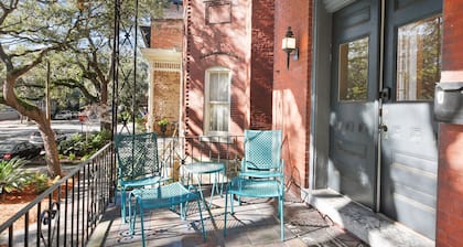 Renovated Jones Street Parlor Apt +Private Parking