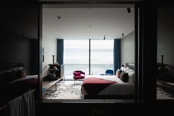 Kahden hengen superior-huone | Ylelliset vuodevaatteet, untuvapeitot, pillowtop-patjalliset sängyt