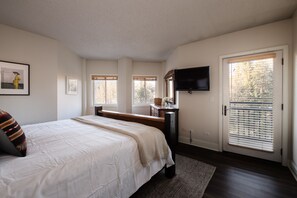 3 bedrooms, desk, iron/ironing board, travel crib - Gorgeous Heart of Breck Ski-In Ski-Out Cabin | Rocker by AvantStay (Breckenridge)