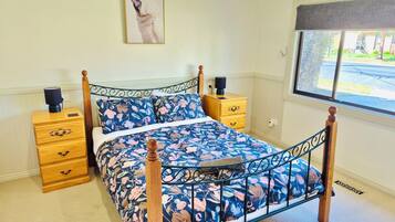 4 chambres, fer et planche à repasser, Wi-Fi gratuit, draps fournis