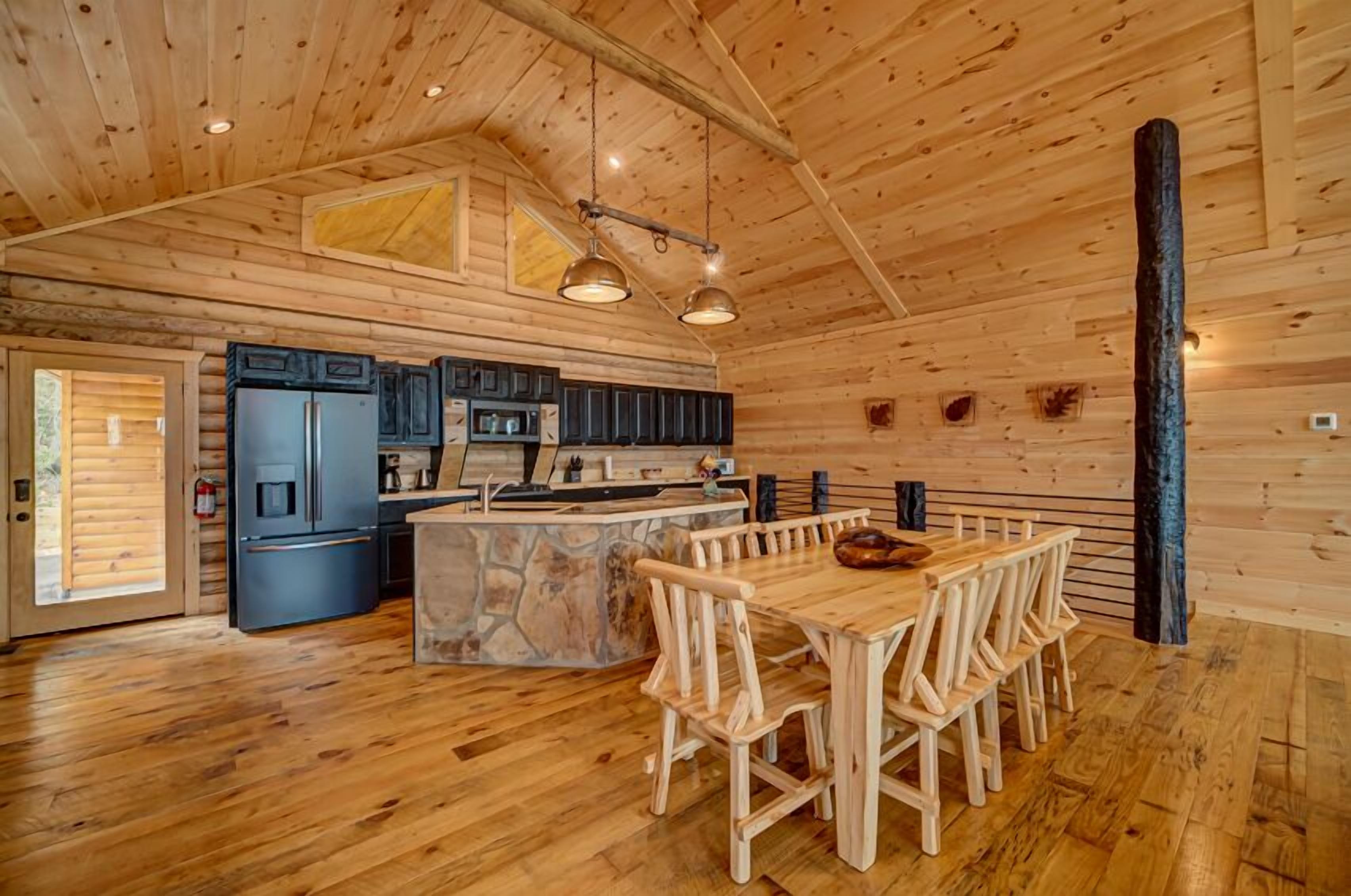 Serenity Peak | Mountain View | Close To Town | Paved | Dog Friendly