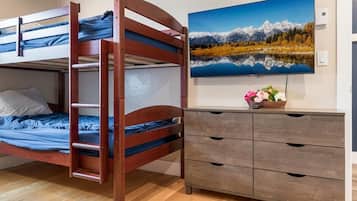 6 bedrooms, iron/ironing board, travel crib, WiFi