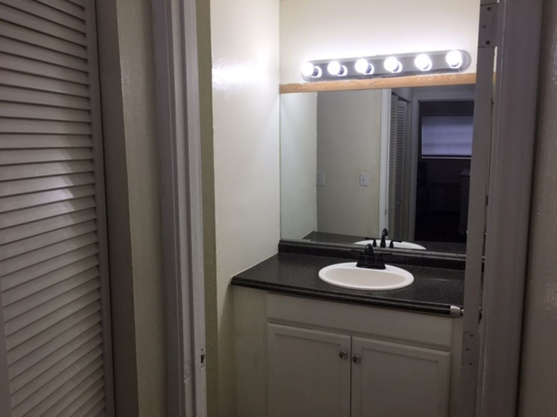 Cozy Lawton 1 bedroom apartment no cleaning fee