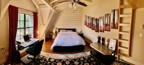 4 slaapkamers, een bureau, een strijkplank/strijkijzer, gratis wifi