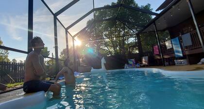 Mystic Cabin Retreat Home w/pool near Orlando, close to Disney!