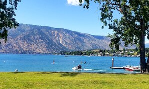 4 عدّة غرف نوم ومكواة/لوح كي وواي فاي وملاءات أسرّة