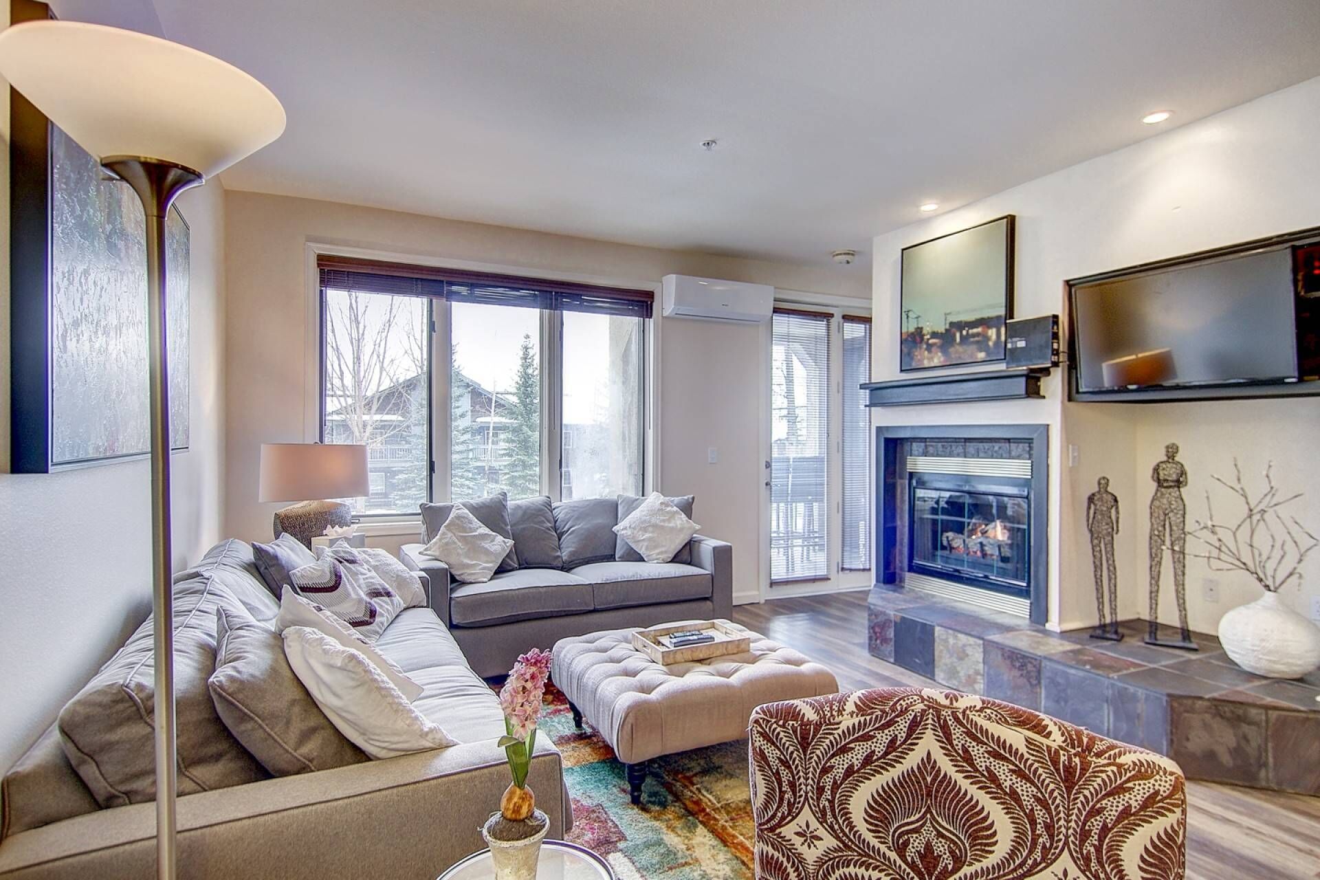 Walk/Shuttle to Ski+ Hot Tub-Pool-Gym-Fireplace-Garage-Elevator-Grill-W/D-2 King En Suites - Updated