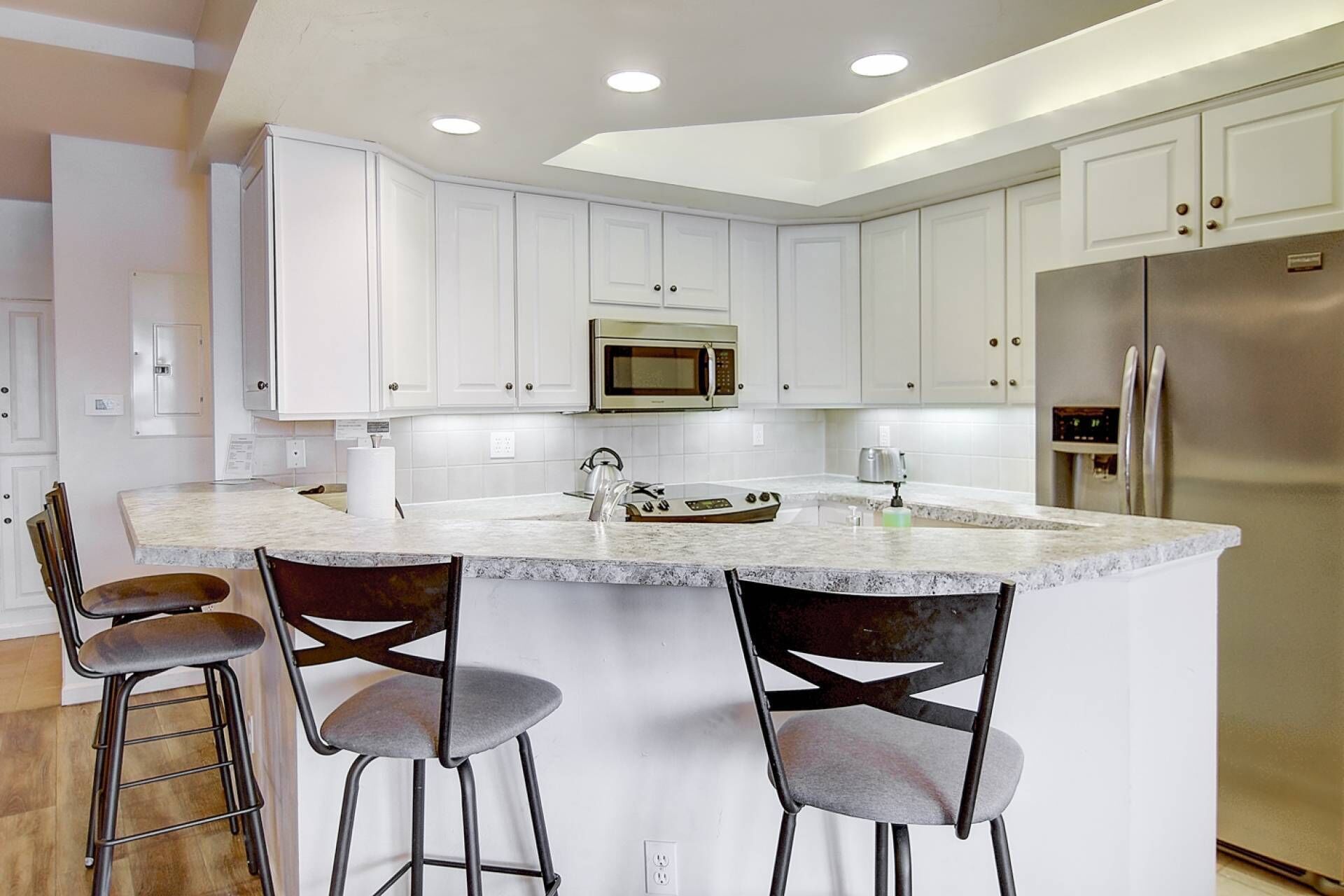 Walk/Shuttle to Ski+ Hot Tub-Pool-Gym-Fireplace-Garage-Elevator-Grill-W/D-2 King En Suites - Updated