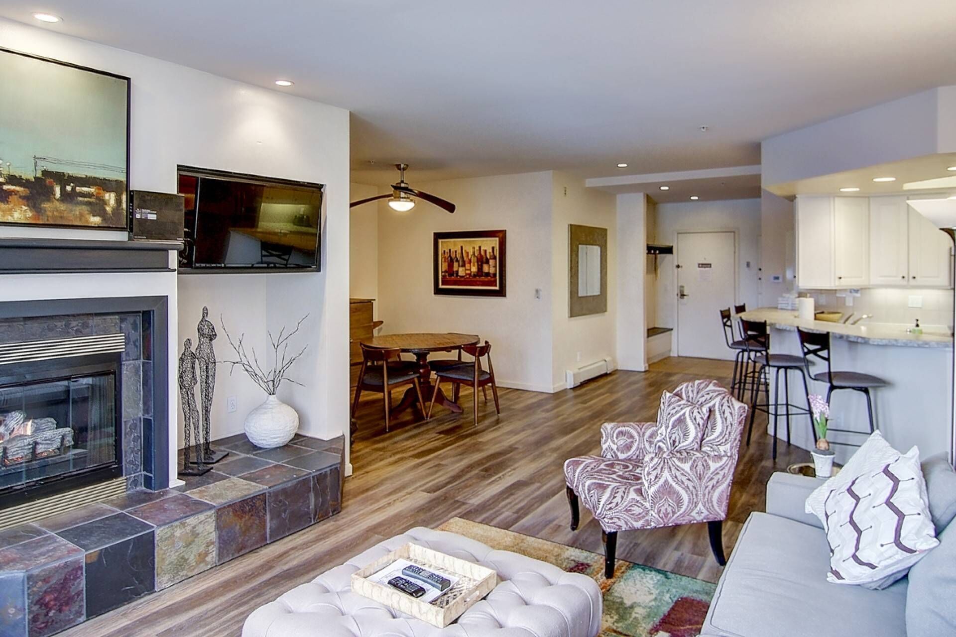 Walk/Shuttle to Ski+ Hot Tub-Pool-Gym-Fireplace-Garage-Elevator-Grill-W/D-2 King En Suites - Updated