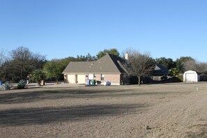 Exterior - Whole house with a Texas sized lot (Pflugerville)