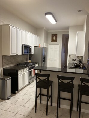 Fridge, microwave, oven, stovetop - Whole house with a Texas sized lot (Pflugerville)