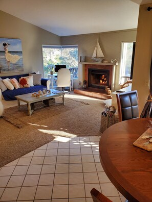 Smart TV, chimenea