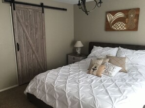 2 bedrooms, desk, iron/ironing board, free WiFi
