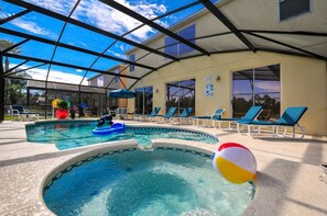 Piscina all'aperto, una piscina riscaldata