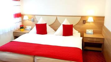 Deluxe Double Room | Hypo-allergenic bedding, desk, soundproofing, free WiFi