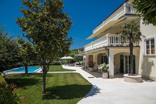 VinodolSun Villa Mediterran; luxury for 14 pers. Pool, sauna, tennis, outdoor kitchen