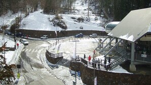 Property grounds - Cozy Studio for 2, South Balcony, at Gondola Foot, Parking, WiFi, Pets Welcome (Bagnères-de-Luchon)