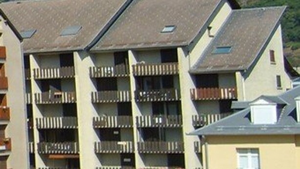 Exterior - Cozy Studio for 2, South Balcony, at Gondola Foot, Parking, WiFi, Pets Welcome (Bagnères-de-Luchon)