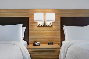 1 habitación, muebles diferentes y escritorio