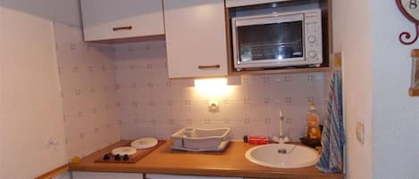 Geladeira, fogão, cooktop, lava-louças