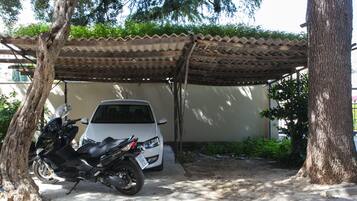 Apartment (Two-Bedroom Apartment) | Parking | Free self parking