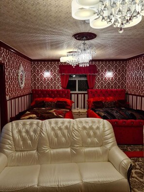 Apartment | Living room | Fireplace