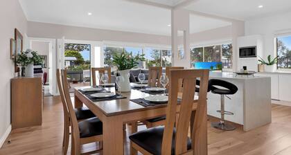 Whale Song - pet-friendly home steps to the beach