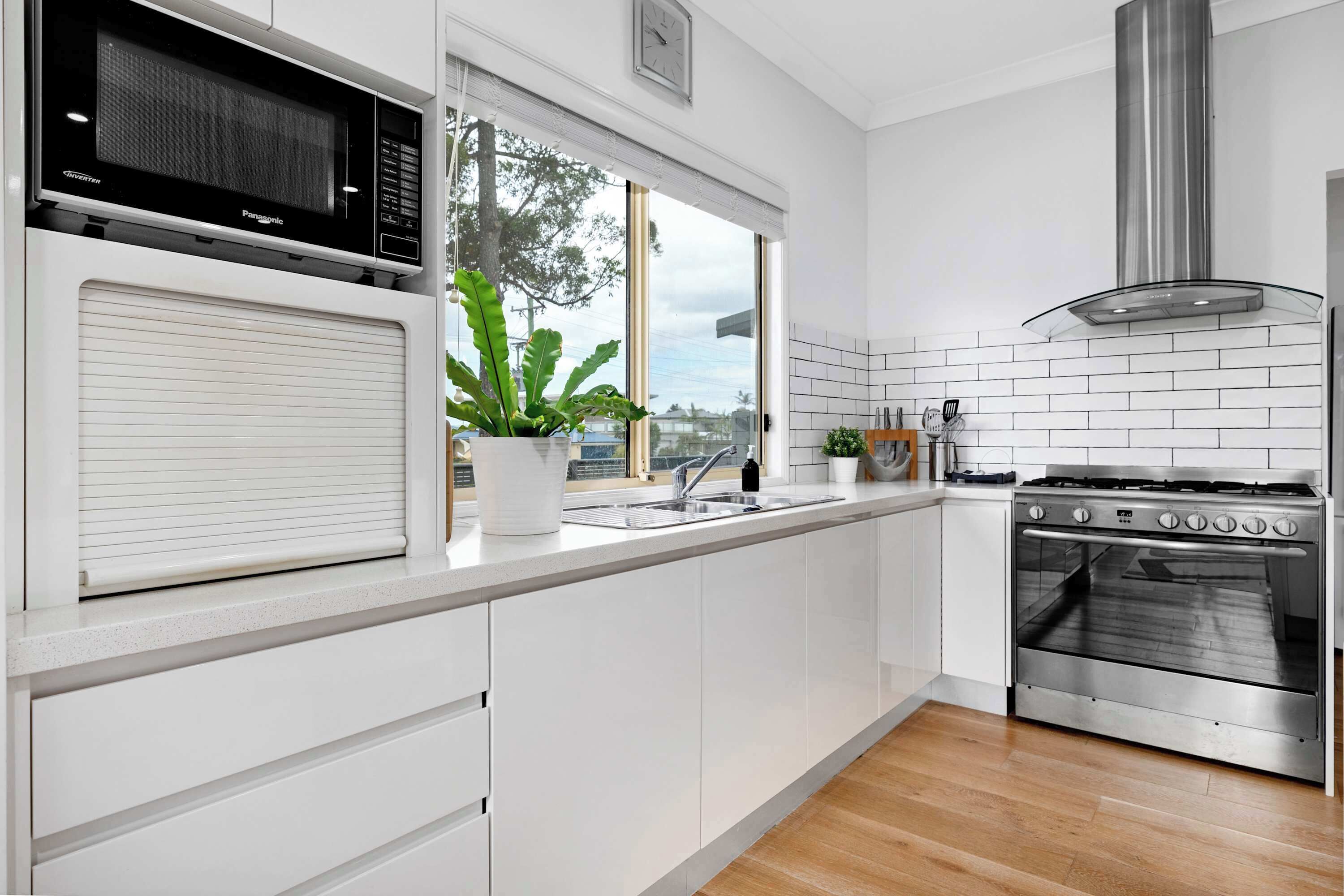 Dishwasher, cookware/dishes/utensils