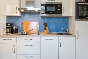 Kühlschrank, Mikrowelle, Ofen, Geschirrspüler