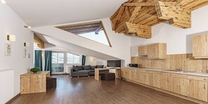 Deluxe Apartment mit Balkon & Bergblick