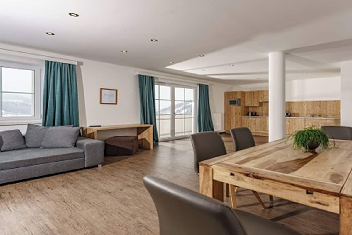 Apartment, 3 Bedrooms, Balcony, Mountain View | Hypo-allergenic bedding, down comforters, in-room safe, desk