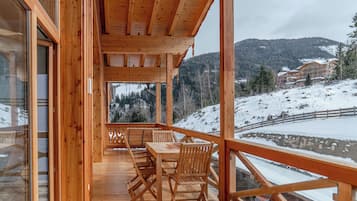 Penthouse with Balcony & Panoramic View | Balcony