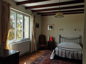 4 Schlafzimmer, Bügeleisen/Bügelbrett, Reisekinderbett, kostenloses WLAN