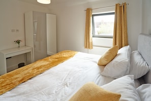 4 slaapkamers, een strijkplank/strijkijzer, wifi, beddengoed