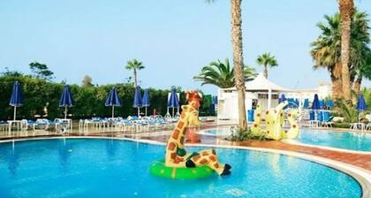Sunwing Sandy Bay Beach