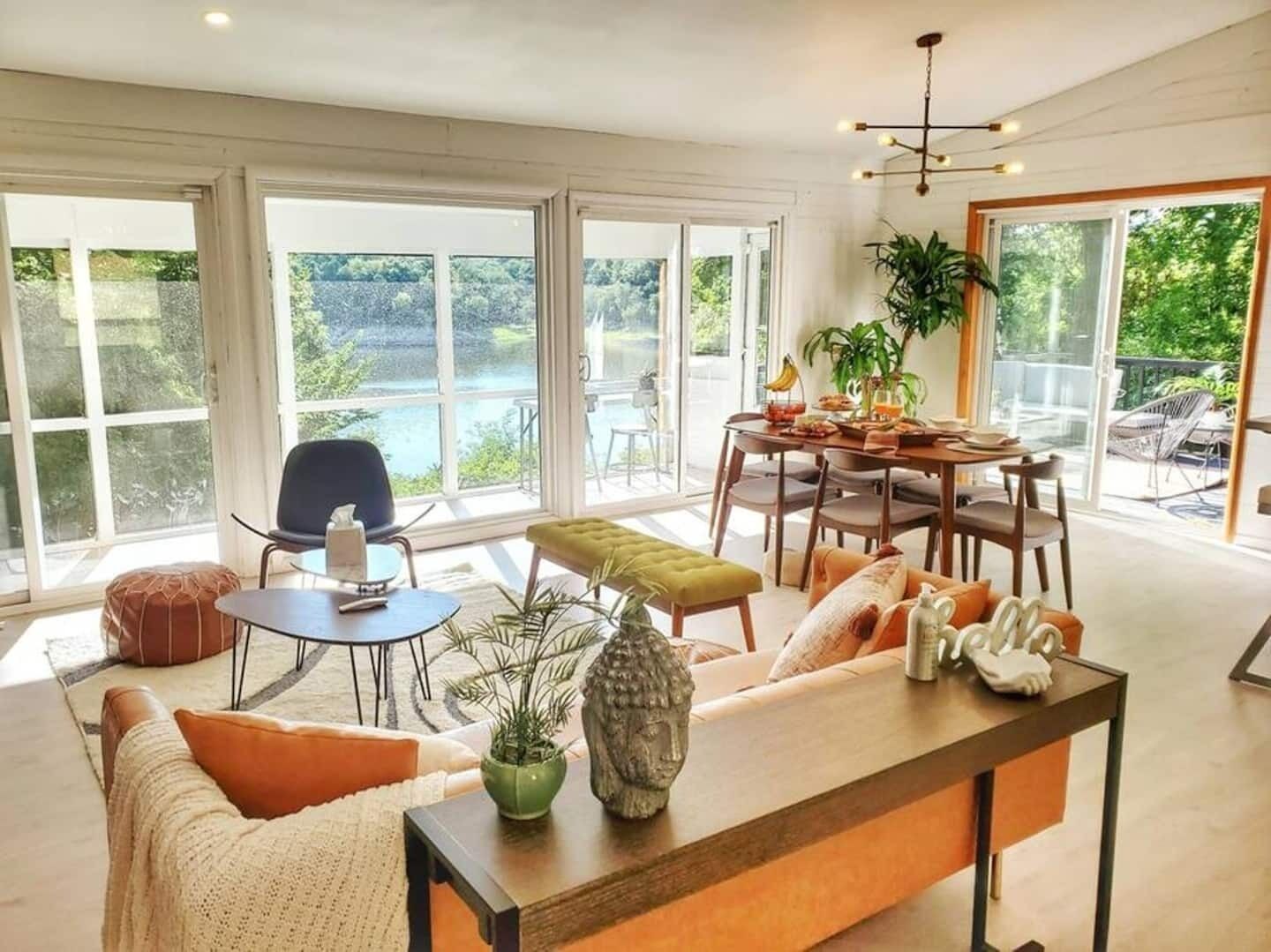 Smart TV, fireplace, video games, offices