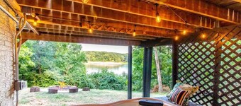 Riverfront Winter Getaway - HotTub-Games-Firepit