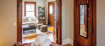 Large bungalow in heart of Newbo. Pets welcome. ADA friendly - Excellent Location